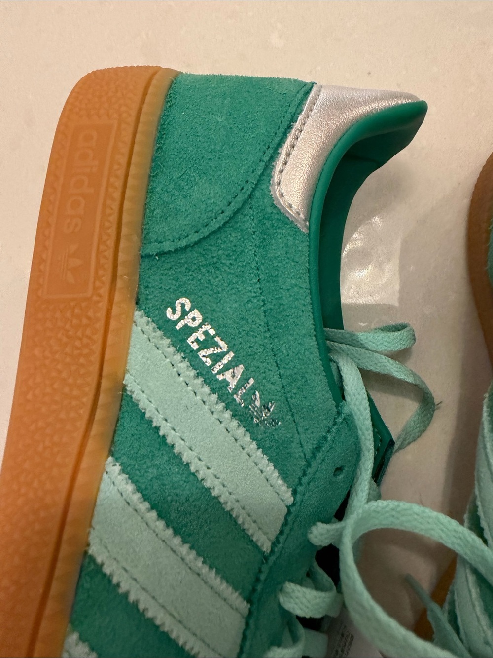 adidas Spezial Suede Sneakers in green/teal with Gum Sole - Picture 2 of 3